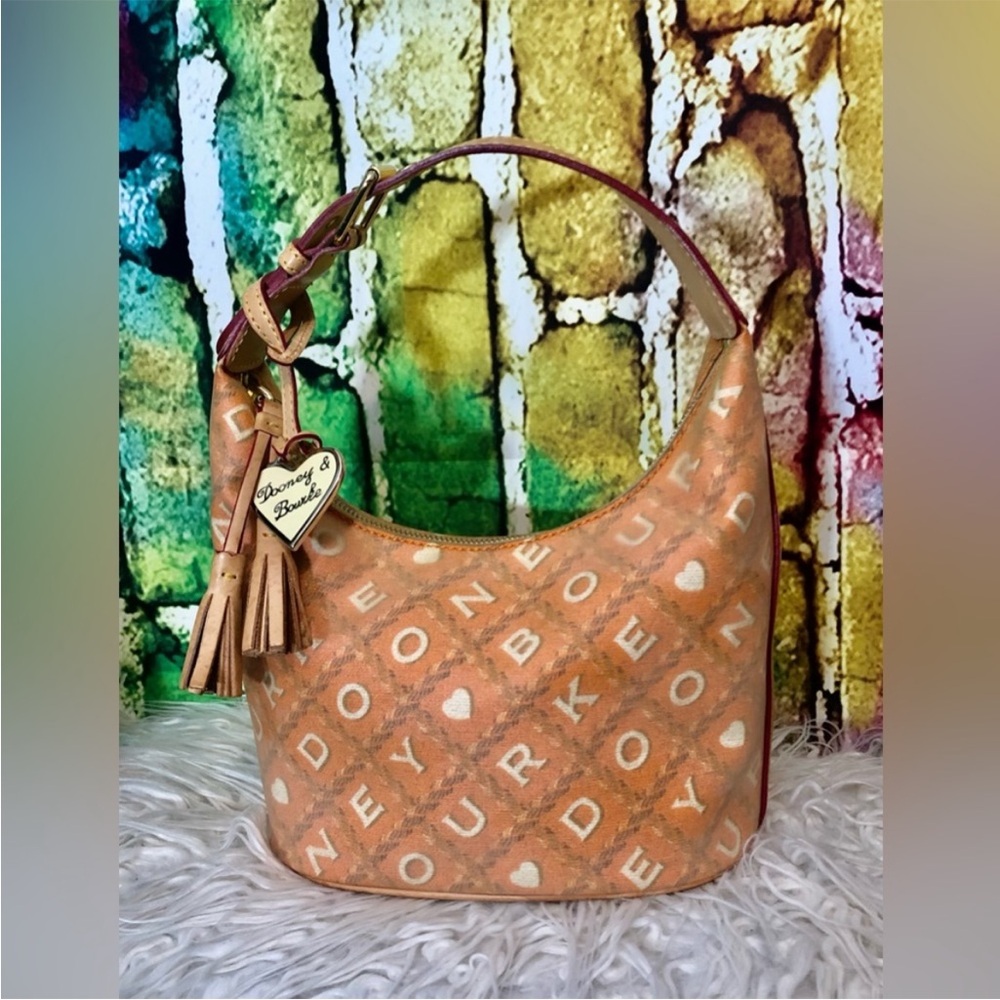 Dooney & Bourke Vintage Coral Peach Crossword Bucket Purse Shoulder Bag EUC - Picture 3 of 13
